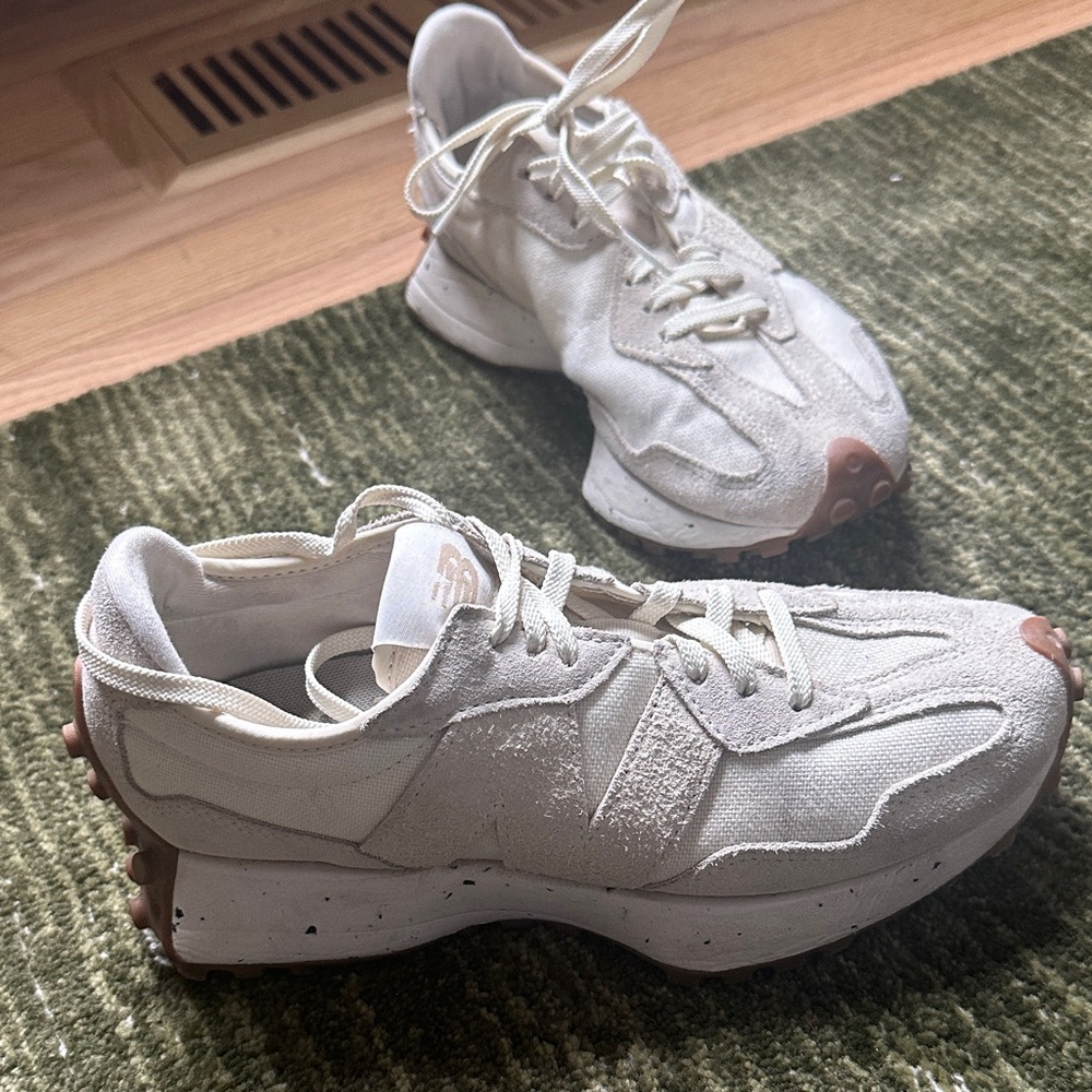 New Balance 327